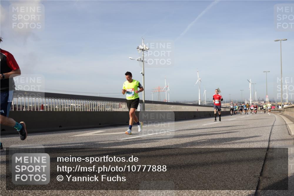 03.10.2026 - Köhlbrandbrückenlauf Yannick Fuchs http://msf.ph/oto/10777888 03.10.2026 09:44:30 Position 2  meine-sportfotos.de