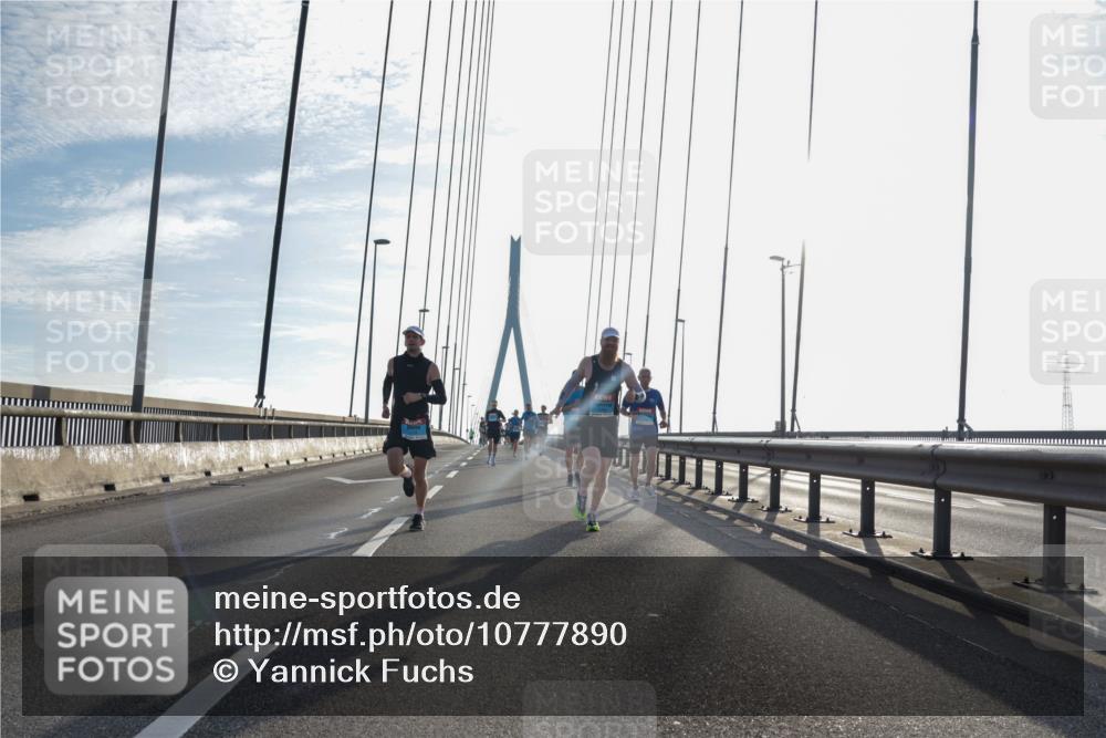 03.10.2026 - Köhlbrandbrückenlauf Yannick Fuchs http://msf.ph/oto/10777890 03.10.2026 09:21:59 Position 1  meine-sportfotos.de