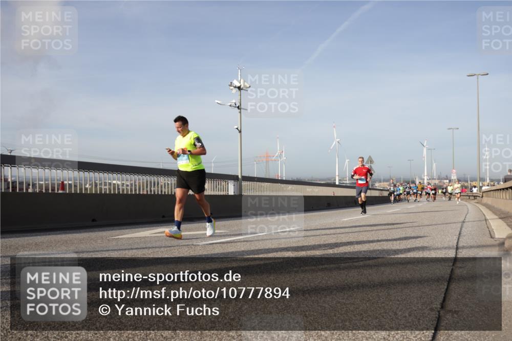 03.10.2026 - Köhlbrandbrückenlauf Yannick Fuchs http://msf.ph/oto/10777894 03.10.2026 09:44:30 Position 2  meine-sportfotos.de