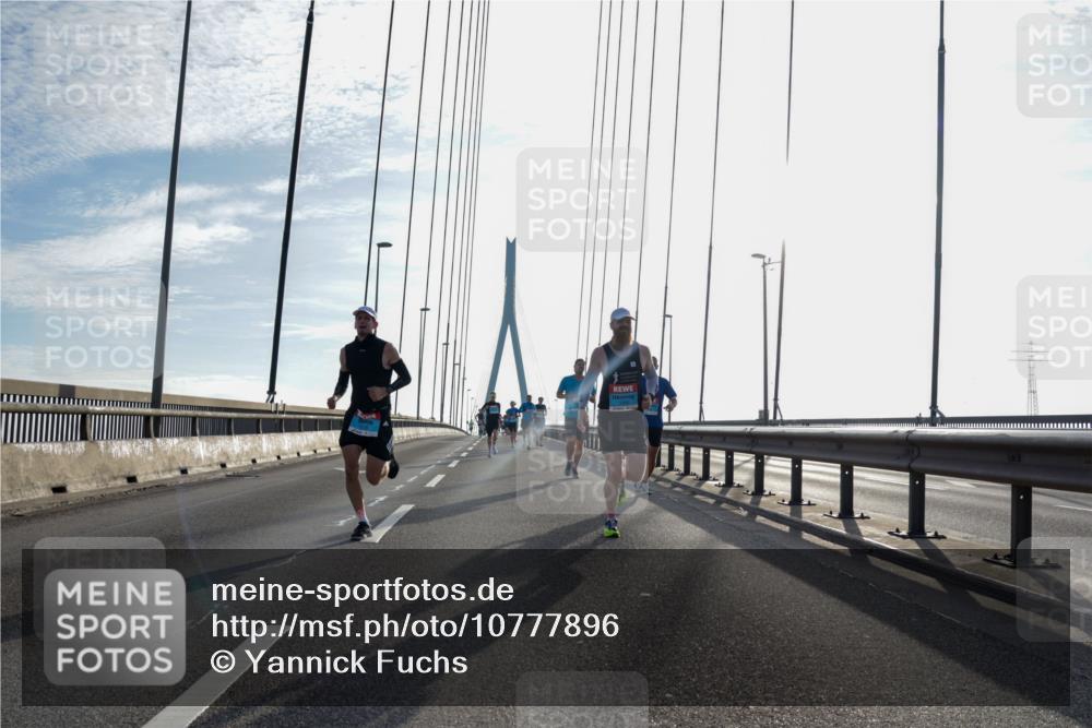 03.10.2026 - Köhlbrandbrückenlauf Yannick Fuchs http://msf.ph/oto/10777896 03.10.2026 09:22:00 Position 1  meine-sportfotos.de