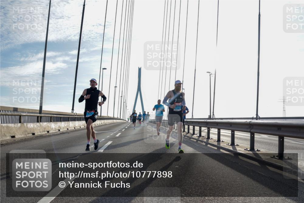 03.10.2026 - Köhlbrandbrückenlauf Yannick Fuchs http://msf.ph/oto/10777898 03.10.2026 09:22:00 Position 1  meine-sportfotos.de