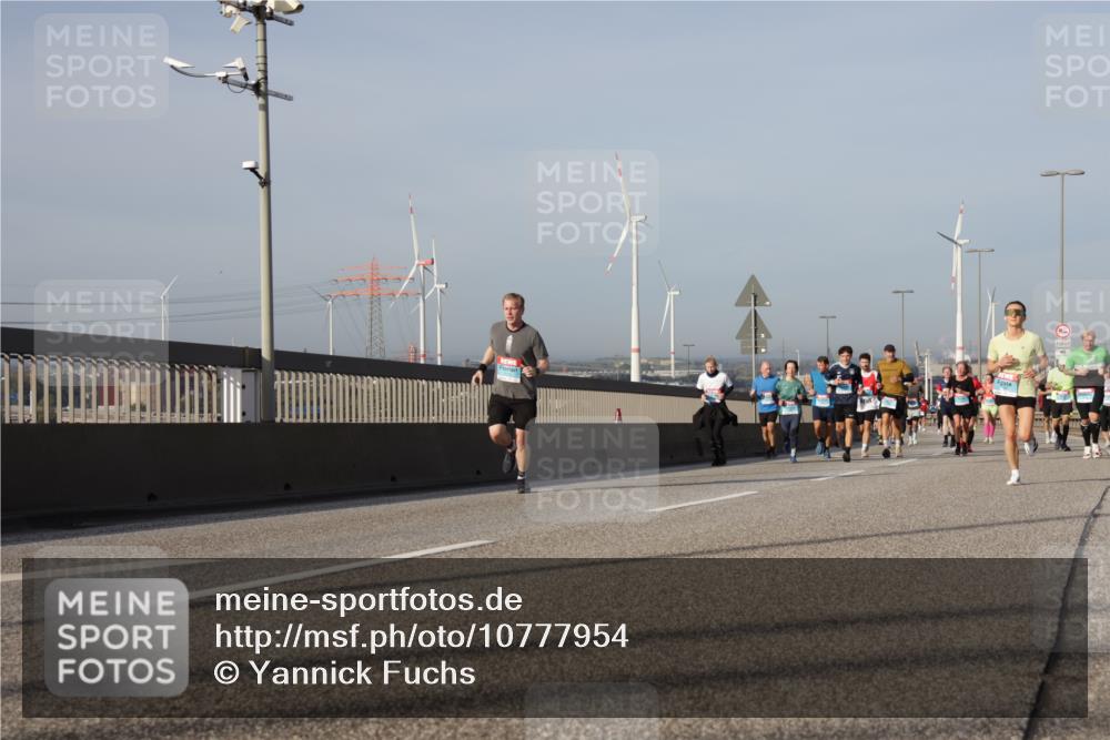 03.10.2026 - Köhlbrandbrückenlauf Yannick Fuchs http://msf.ph/oto/10777954 03.10.2026 09:44:36 Position 2  meine-sportfotos.de