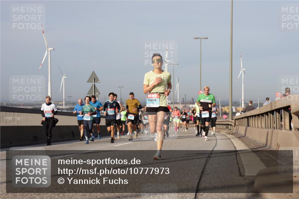 03.10.2026 - Köhlbrandbrückenlauf Yannick Fuchs http://msf.ph/oto/10777973 03.10.2026 09:44:37 Position 2 1404 meine-sportfotos.de