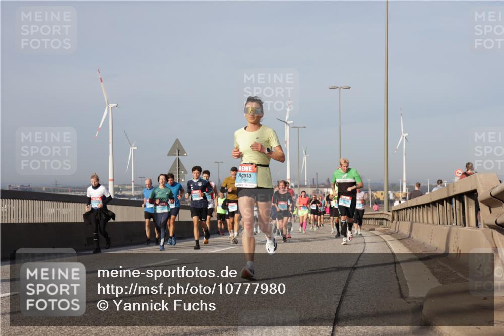 03.10.2026 - Köhlbrandbrückenlauf Yannick Fuchs http://msf.ph/oto/10777980 03.10.2026 09:44:38 Position 2 1404 meine-sportfotos.de