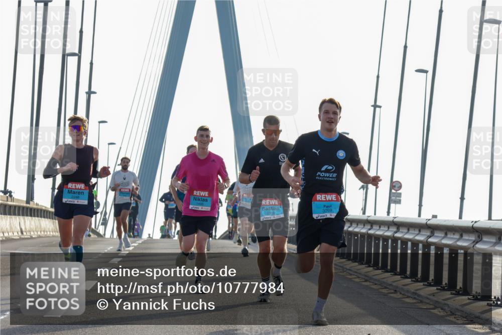03.10.2026 - Köhlbrandbrückenlauf Yannick Fuchs http://msf.ph/oto/10777984 03.10.2026 09:22:07 Position 1 2246, 1466, 3769, 2309 meine-sportfotos.de
