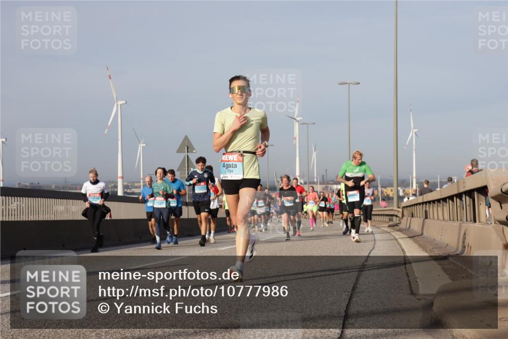 03.10.2026 - Köhlbrandbrückenlauf Yannick Fuchs http://msf.ph/oto/10777986 03.10.2026 09:44:38 Position 2 1404 meine-sportfotos.de