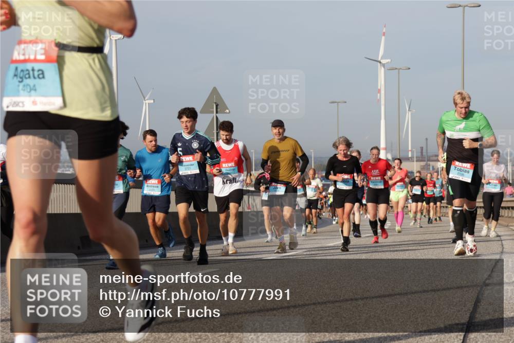 03.10.2026 - Köhlbrandbrückenlauf Yannick Fuchs http://msf.ph/oto/10777991 03.10.2026 09:44:39 Position 2 1404, 3721, 2136 meine-sportfotos.de
