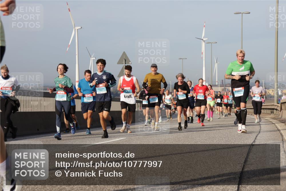 03.10.2026 - Köhlbrandbrückenlauf Yannick Fuchs http://msf.ph/oto/10777997 03.10.2026 09:44:39 Position 2 3720 meine-sportfotos.de