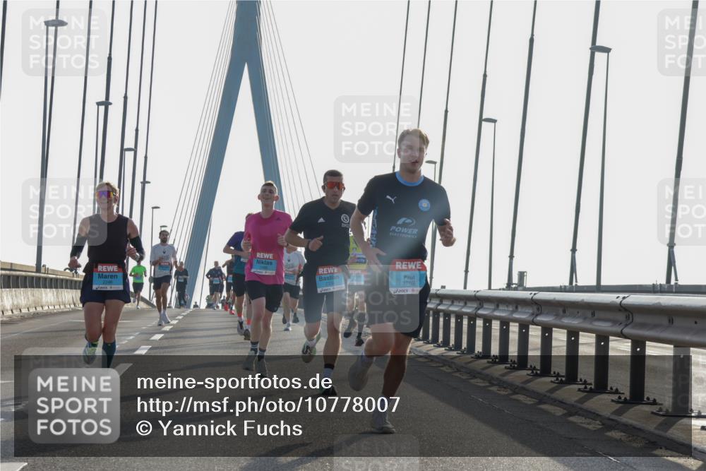 03.10.2026 - Köhlbrandbrückenlauf Yannick Fuchs http://msf.ph/oto/10778007 03.10.2026 09:22:09 Position 1 2246, 3769 meine-sportfotos.de