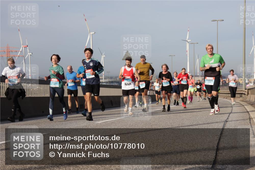 03.10.2026 - Köhlbrandbrückenlauf Yannick Fuchs http://msf.ph/oto/10778010 03.10.2026 09:44:40 Position 2 3720, 4116, 2136 meine-sportfotos.de