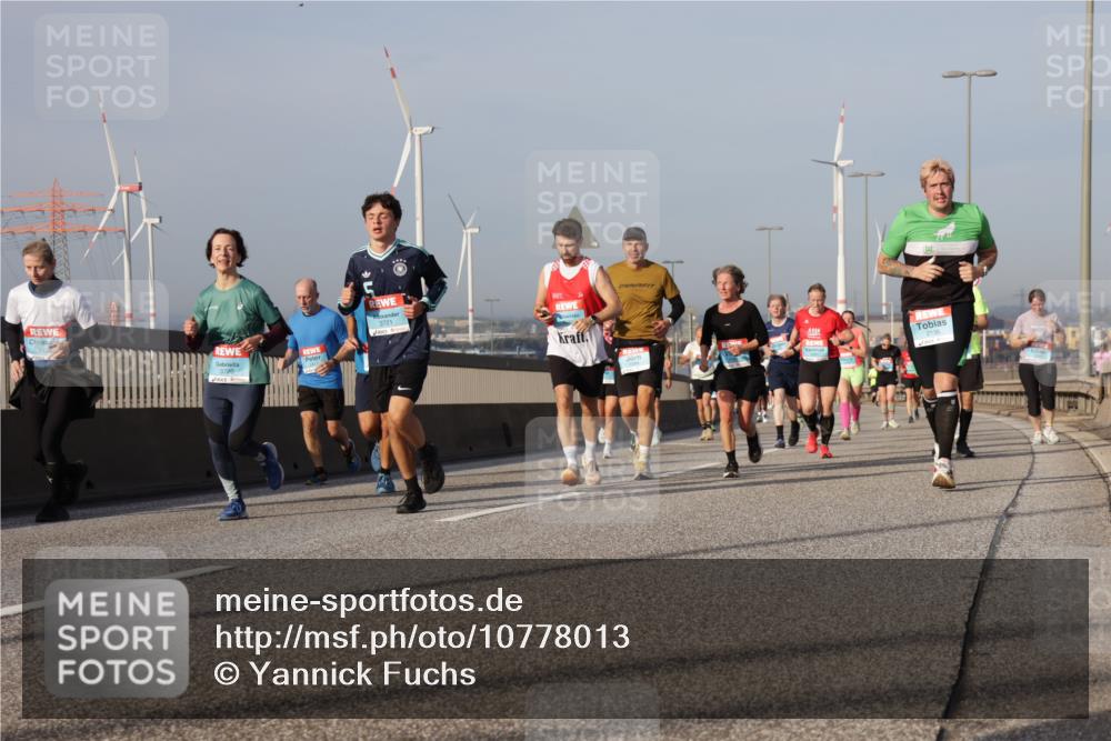03.10.2026 - Köhlbrandbrückenlauf Yannick Fuchs http://msf.ph/oto/10778013 03.10.2026 09:44:40 Position 2 163, 3721, 2136 meine-sportfotos.de