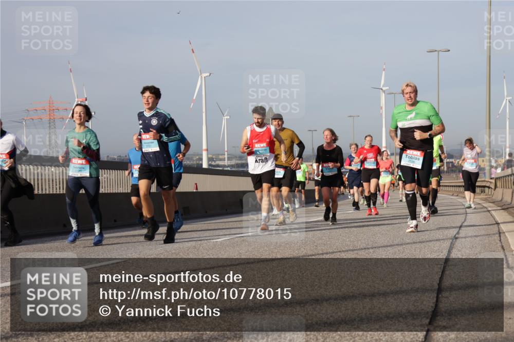 03.10.2026 - Köhlbrandbrückenlauf Yannick Fuchs http://msf.ph/oto/10778015 03.10.2026 09:44:41 Position 2 2136 meine-sportfotos.de