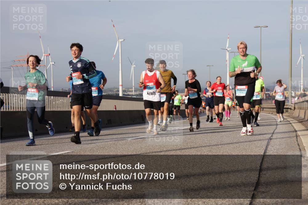 03.10.2026 - Köhlbrandbrückenlauf Yannick Fuchs http://msf.ph/oto/10778019 03.10.2026 09:44:41 Position 2 3720, 2136 meine-sportfotos.de