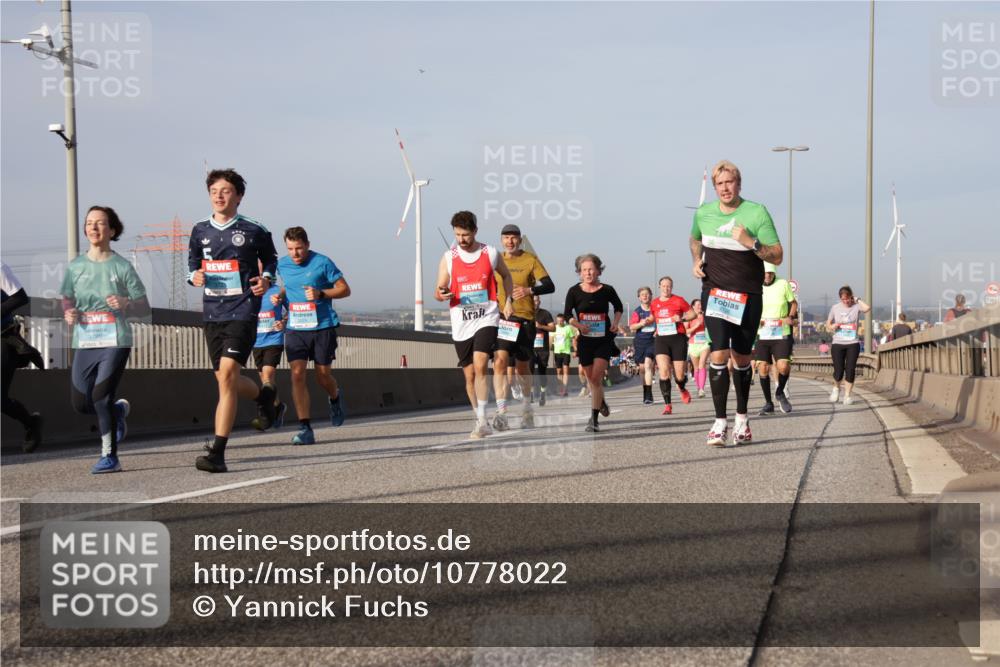 03.10.2026 - Köhlbrandbrückenlauf Yannick Fuchs http://msf.ph/oto/10778022 03.10.2026 09:44:41 Position 2  meine-sportfotos.de