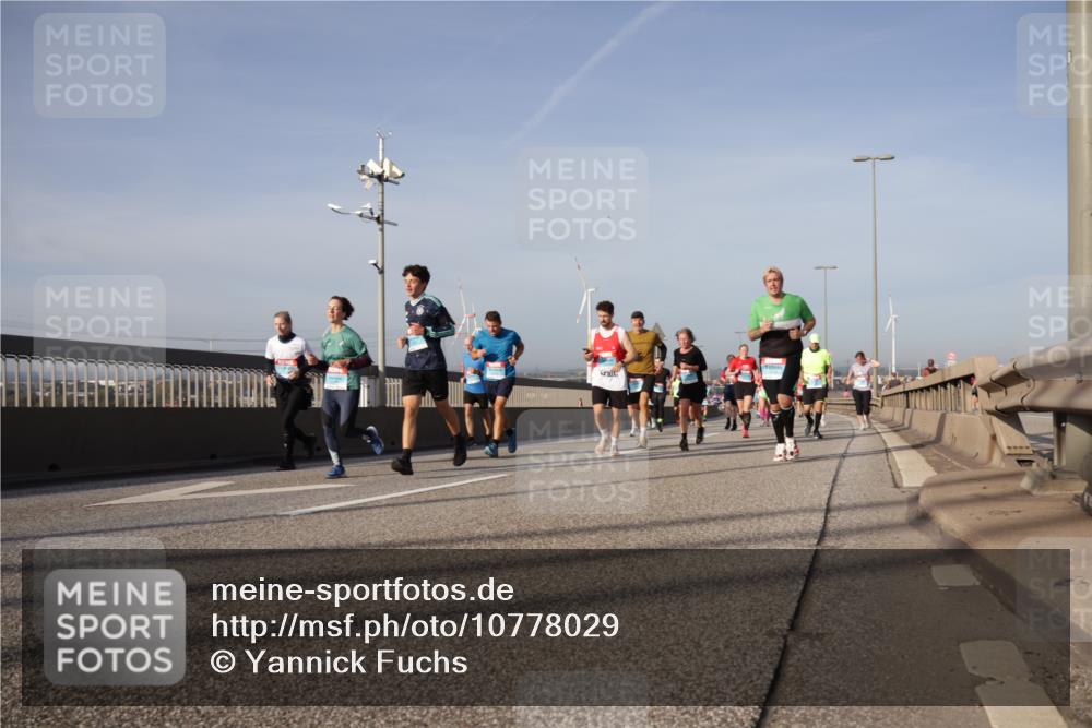 03.10.2026 - Köhlbrandbrückenlauf Yannick Fuchs http://msf.ph/oto/10778029 03.10.2026 09:44:41 Position 2 8 meine-sportfotos.de