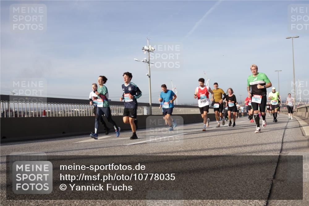 03.10.2026 - Köhlbrandbrückenlauf Yannick Fuchs http://msf.ph/oto/10778035 03.10.2026 09:44:42 Position 2 2130 meine-sportfotos.de