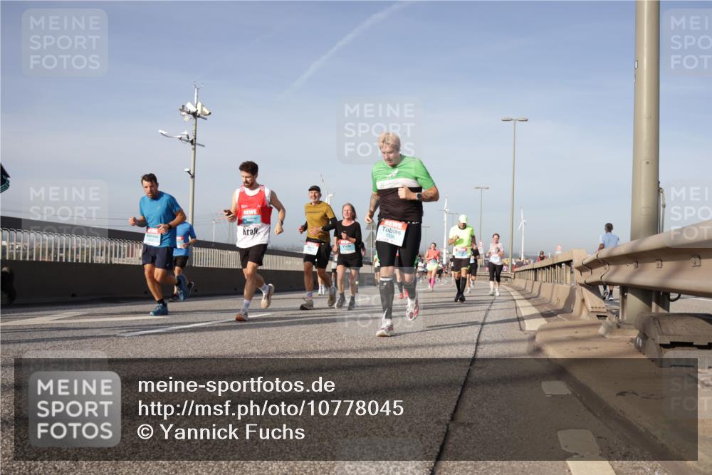 03.10.2026 - Köhlbrandbrückenlauf Yannick Fuchs http://msf.ph/oto/10778045 03.10.2026 09:44:43 Position 2 8 meine-sportfotos.de