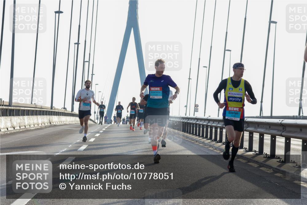 03.10.2026 - Köhlbrandbrückenlauf Yannick Fuchs http://msf.ph/oto/10778051 03.10.2026 09:22:13 Position 1 1129, 1342 meine-sportfotos.de