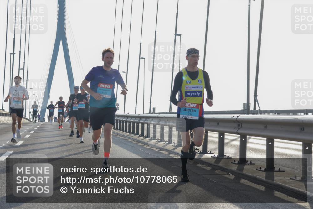 03.10.2026 - Köhlbrandbrückenlauf Yannick Fuchs http://msf.ph/oto/10778065 03.10.2026 09:22:14 Position 1 1129, 1342 meine-sportfotos.de