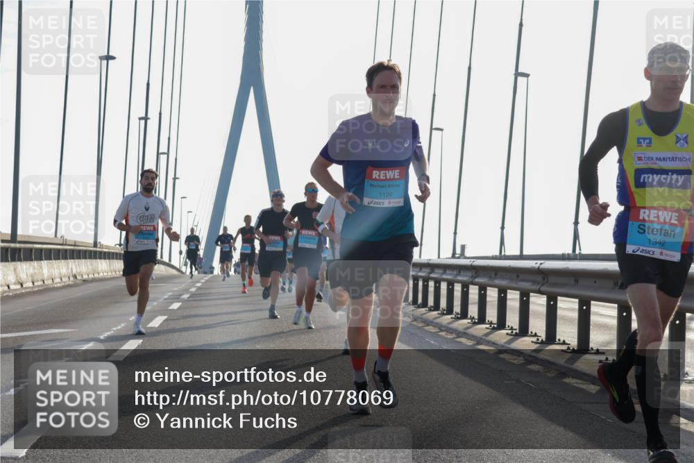 03.10.2026 - Köhlbrandbrückenlauf Yannick Fuchs http://msf.ph/oto/10778069 03.10.2026 09:22:15 Position 1 1129, 1342 meine-sportfotos.de