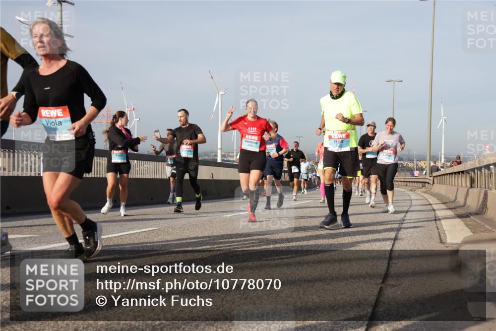 03.10.2026 - Köhlbrandbrückenlauf Yannick Fuchs http://msf.ph/oto/10778070 03.10.2026 09:44:44 Position 2 98563, 2081 meine-sportfotos.de