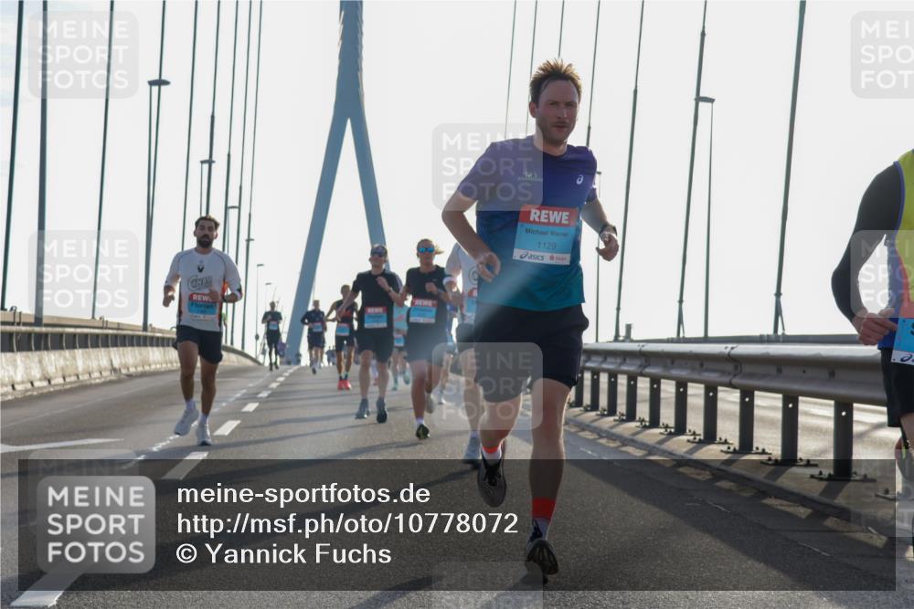 03.10.2026 - Köhlbrandbrückenlauf Yannick Fuchs http://msf.ph/oto/10778072 03.10.2026 09:22:15 Position 1 1129 meine-sportfotos.de