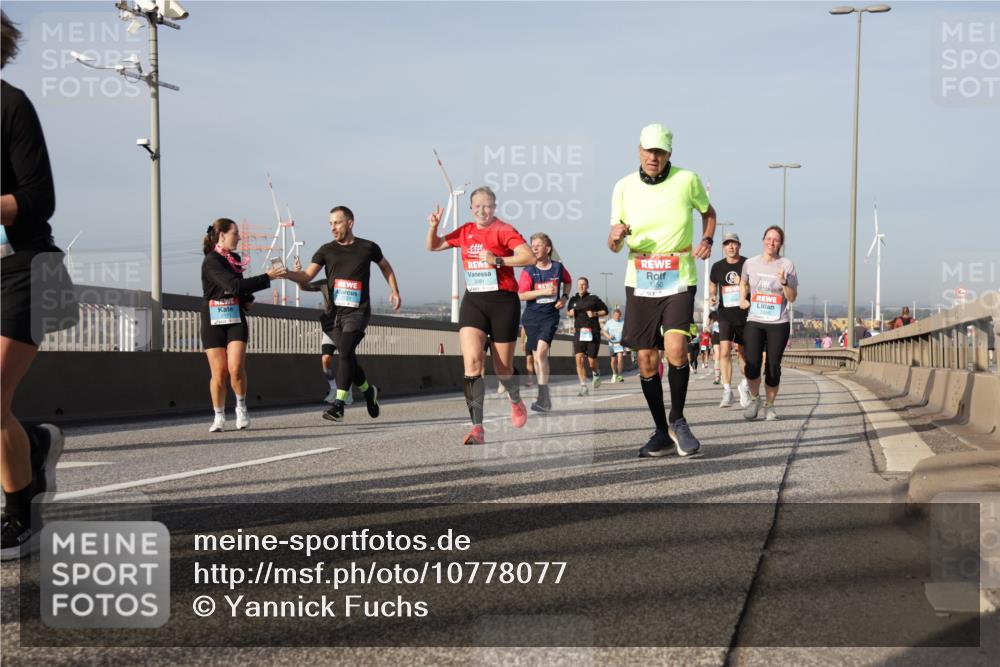 03.10.2026 - Köhlbrandbrückenlauf Yannick Fuchs http://msf.ph/oto/10778077 03.10.2026 09:44:45 Position 2 2081 meine-sportfotos.de