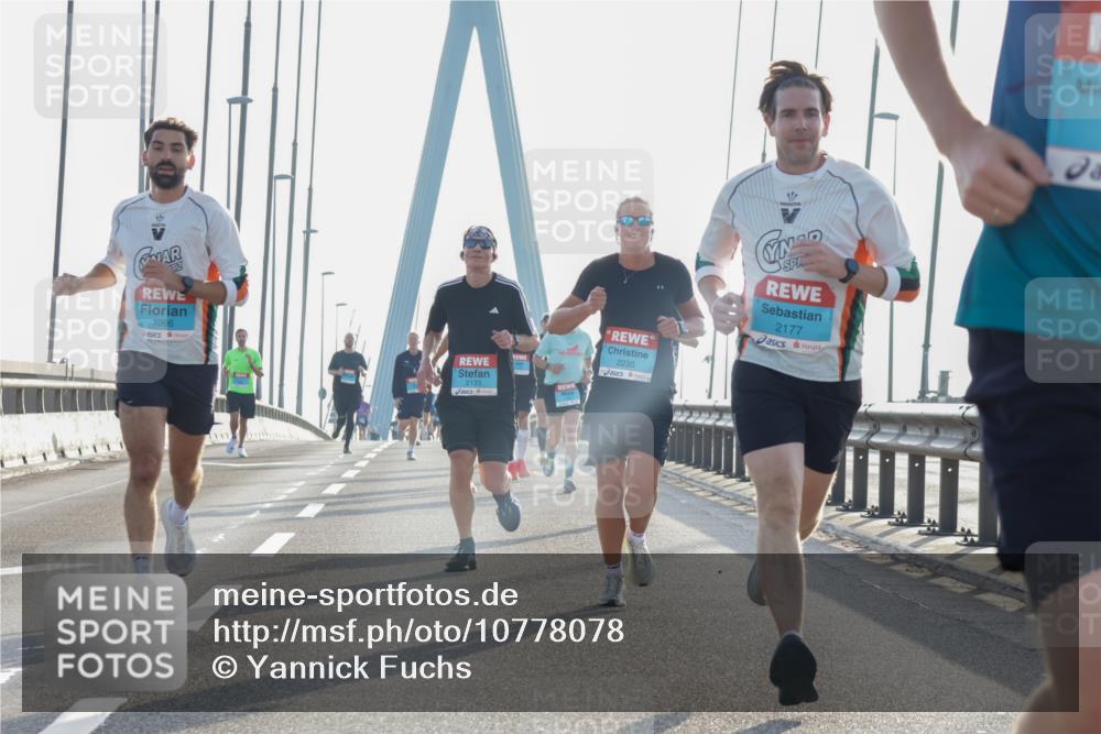 03.10.2026 - Köhlbrandbrückenlauf Yannick Fuchs http://msf.ph/oto/10778078 03.10.2026 09:22:16 Position 1 1066, 111, 2133, 2235, 2177 meine-sportfotos.de