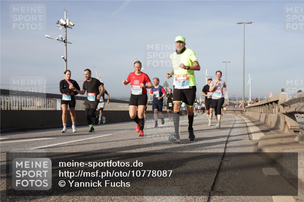 03.10.2026 - Köhlbrandbrückenlauf Yannick Fuchs http://msf.ph/oto/10778087 03.10.2026 09:44:45 Position 2 2081, 1550 meine-sportfotos.de