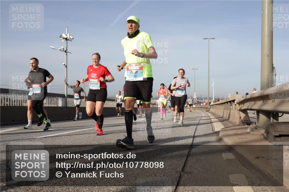 03.10.2026 - Köhlbrandbrückenlauf Yannick Fuchs http://msf.ph/oto/10778098 03.10.2026 09:44:46 Position 2 2081, 1850, 8 meine-sportfotos.de