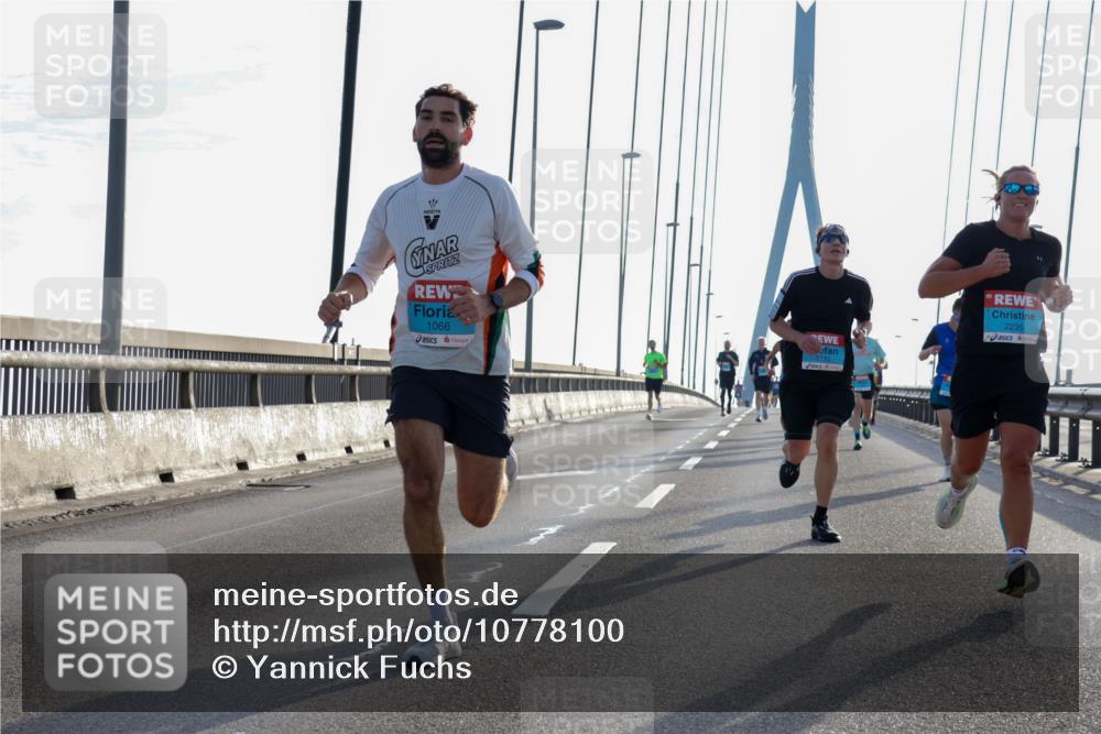 03.10.2026 - Köhlbrandbrückenlauf Yannick Fuchs http://msf.ph/oto/10778100 03.10.2026 09:22:17 Position 1 1066, 2133, 2235 meine-sportfotos.de