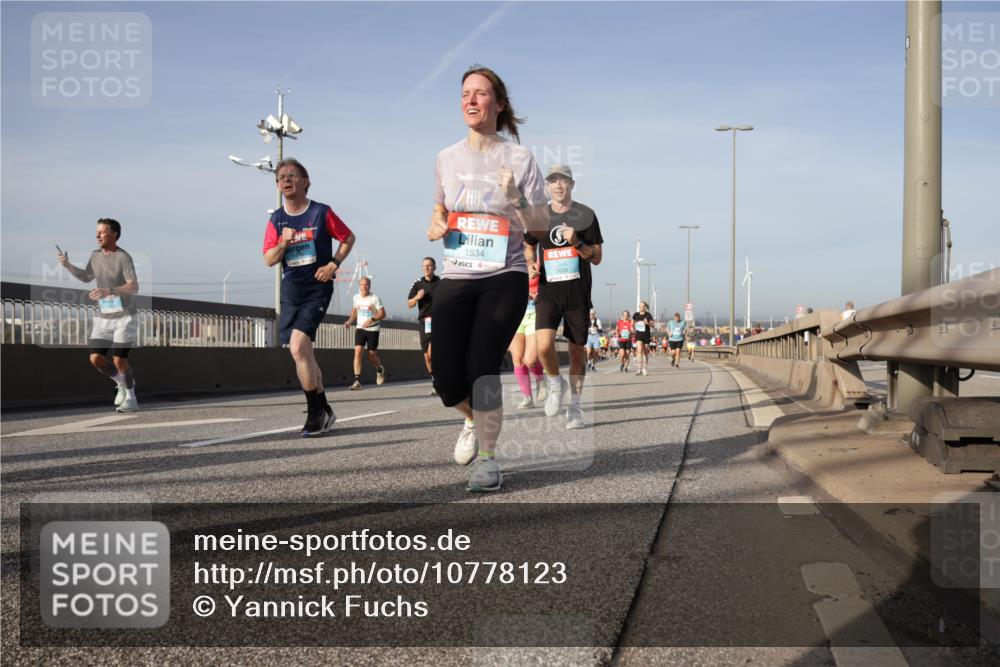 03.10.2026 - Köhlbrandbrückenlauf Yannick Fuchs http://msf.ph/oto/10778123 03.10.2026 09:44:48 Position 2 1534, 8 meine-sportfotos.de