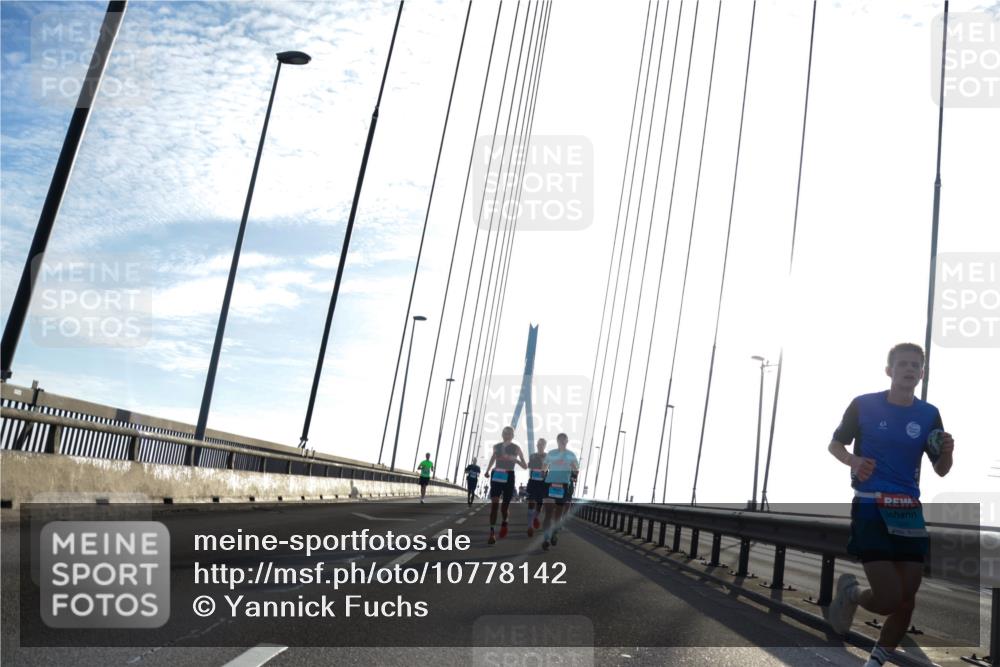 03.10.2026 - Köhlbrandbrückenlauf Yannick Fuchs http://msf.ph/oto/10778142 03.10.2026 09:22:21 Position 1  meine-sportfotos.de