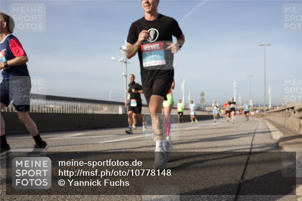 03.10.2026 - Köhlbrandbrückenlauf Yannick Fuchs http://msf.ph/oto/10778148 03.10.2026 09:44:49 Position 2  meine-sportfotos.de