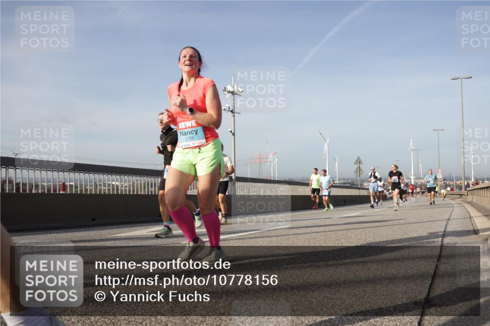 03.10.2026 - Köhlbrandbrückenlauf Yannick Fuchs http://msf.ph/oto/10778156 03.10.2026 09:44:49 Position 2 2759 meine-sportfotos.de