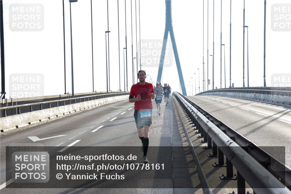 03.10.2026 - Köhlbrandbrückenlauf Yannick Fuchs http://msf.ph/oto/10778161 03.10.2026 09:22:33 Position 1  meine-sportfotos.de