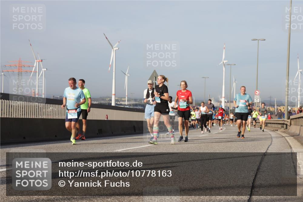 03.10.2026 - Köhlbrandbrückenlauf Yannick Fuchs http://msf.ph/oto/10778163 03.10.2026 09:44:50 Position 2  meine-sportfotos.de