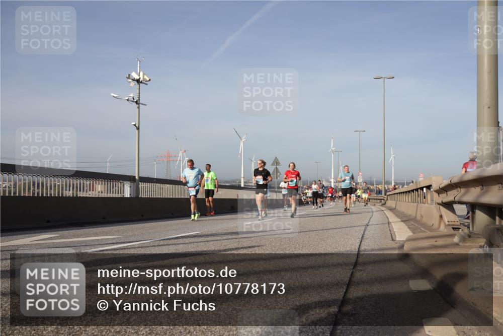 03.10.2026 - Köhlbrandbrückenlauf Yannick Fuchs http://msf.ph/oto/10778173 03.10.2026 09:44:51 Position 2  meine-sportfotos.de
