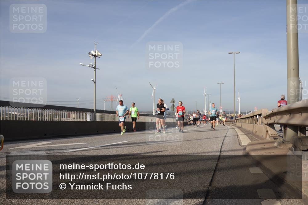 03.10.2026 - Köhlbrandbrückenlauf Yannick Fuchs http://msf.ph/oto/10778176 03.10.2026 09:44:51 Position 2  meine-sportfotos.de