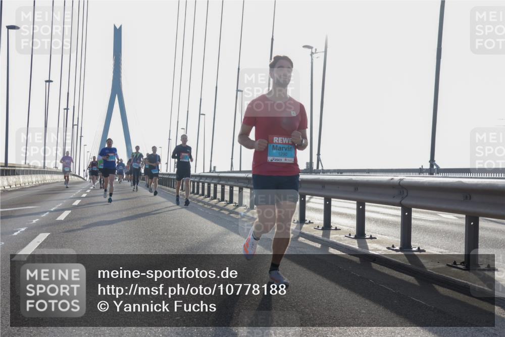 03.10.2026 - Köhlbrandbrückenlauf Yannick Fuchs http://msf.ph/oto/10778188 03.10.2026 09:22:40 Position 1 1290 meine-sportfotos.de