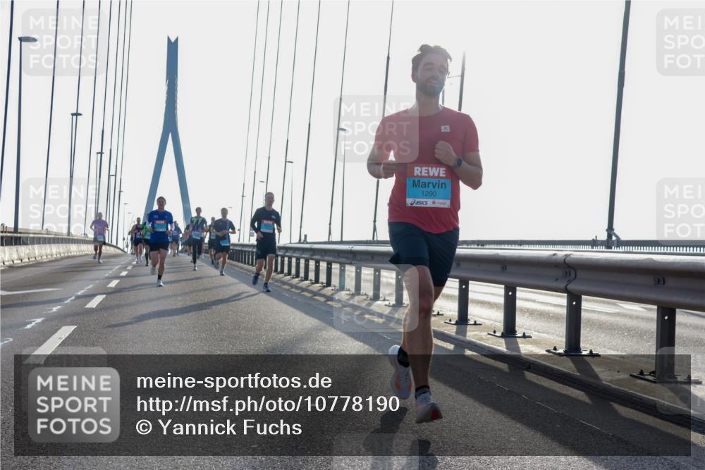 03.10.2026 - Köhlbrandbrückenlauf Yannick Fuchs http://msf.ph/oto/10778190 03.10.2026 09:22:40 Position 1 1290 meine-sportfotos.de