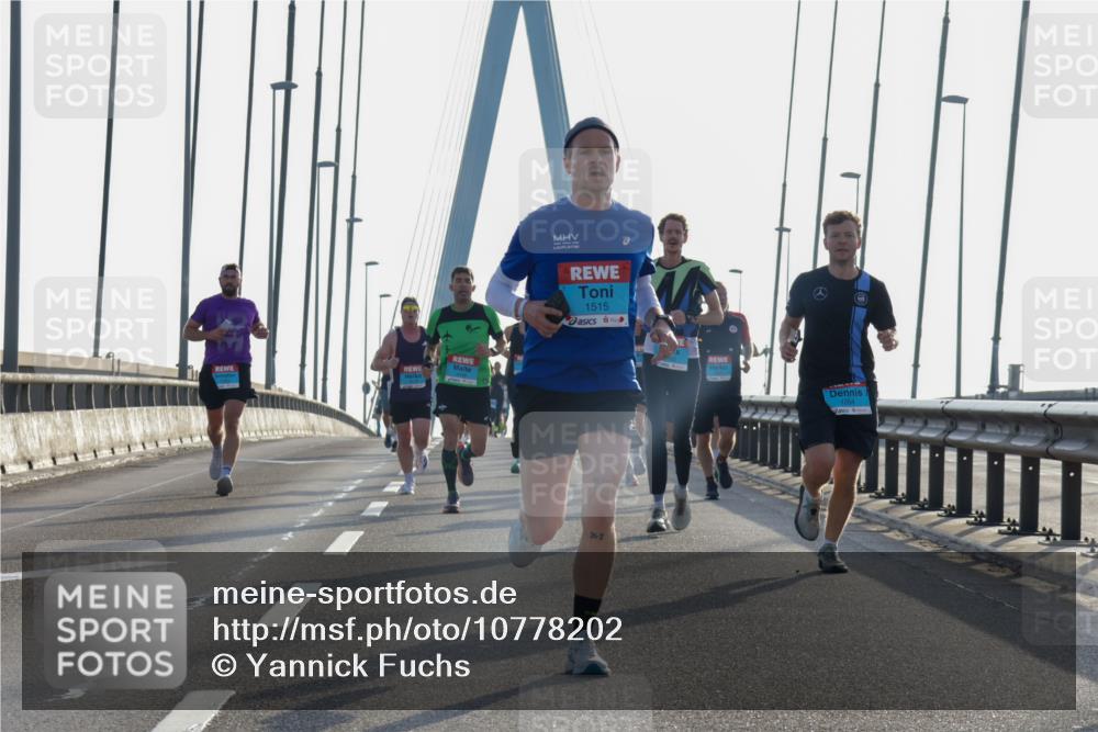 03.10.2026 - Köhlbrandbrückenlauf Yannick Fuchs http://msf.ph/oto/10778202 03.10.2026 09:22:42 Position 1 1515, 42, 19, 26, 2, 1264 meine-sportfotos.de