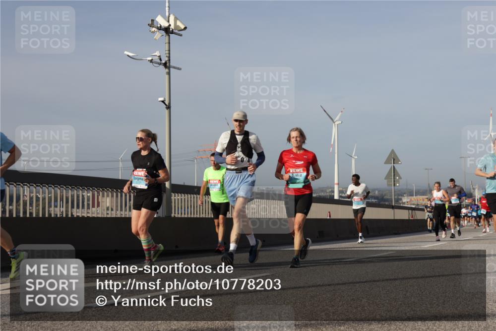03.10.2026 - Köhlbrandbrückenlauf Yannick Fuchs http://msf.ph/oto/10778203 03.10.2026 09:44:53 Position 2 2221 meine-sportfotos.de