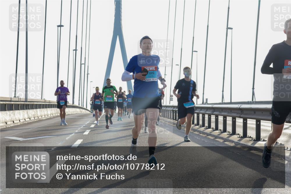 03.10.2026 - Köhlbrandbrückenlauf Yannick Fuchs http://msf.ph/oto/10778212 03.10.2026 09:22:43 Position 1 1515, 42, 191, 26, 2 meine-sportfotos.de