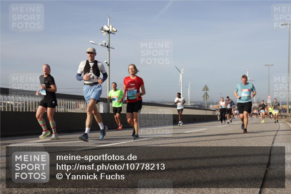 03.10.2026 - Köhlbrandbrückenlauf Yannick Fuchs http://msf.ph/oto/10778213 03.10.2026 09:44:54 Position 2  meine-sportfotos.de