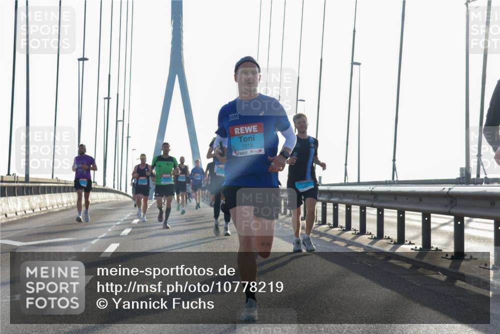 03.10.2026 - Köhlbrandbrückenlauf Yannick Fuchs http://msf.ph/oto/10778219 03.10.2026 09:22:43 Position 1 1515, 42, 195 meine-sportfotos.de