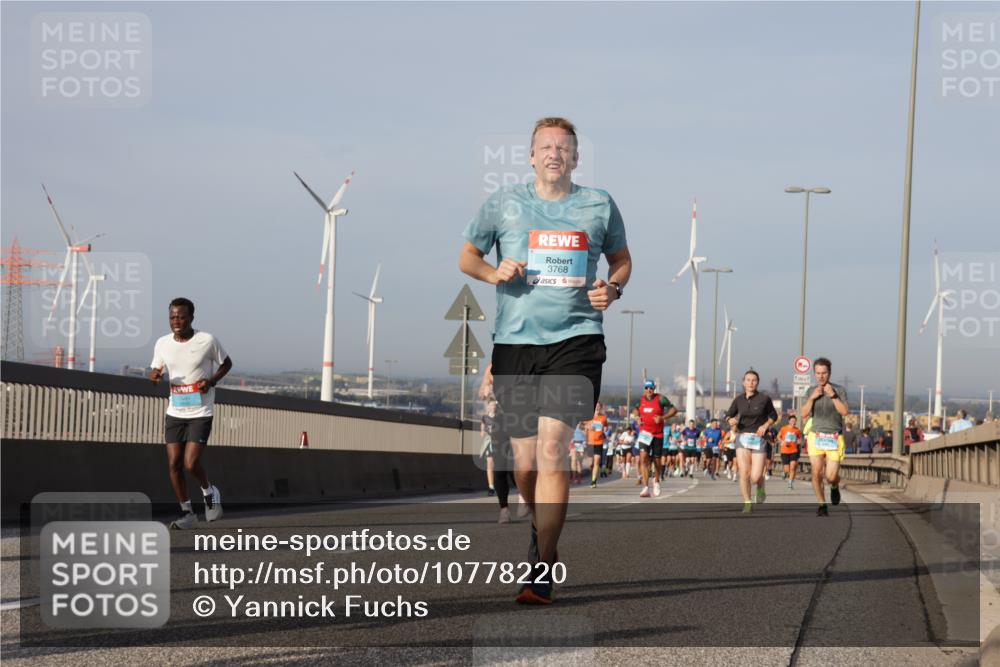 03.10.2026 - Köhlbrandbrückenlauf Yannick Fuchs http://msf.ph/oto/10778220 03.10.2026 09:44:55 Position 2 3768 meine-sportfotos.de