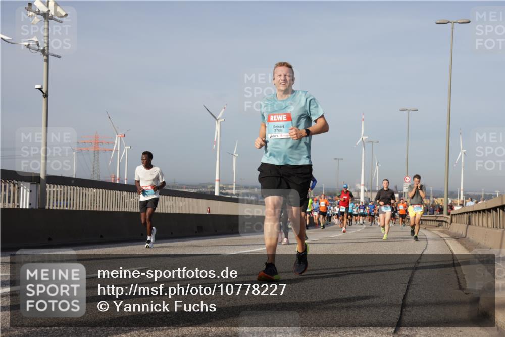 03.10.2026 - Köhlbrandbrückenlauf Yannick Fuchs http://msf.ph/oto/10778227 03.10.2026 09:44:55 Position 2 3768 meine-sportfotos.de
