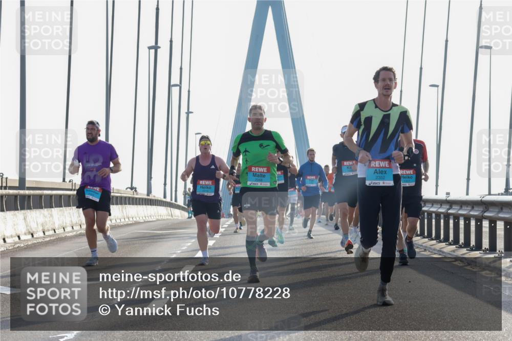 03.10.2026 - Köhlbrandbrückenlauf Yannick Fuchs http://msf.ph/oto/10778228 03.10.2026 09:22:44 Position 1 2048, 2352, 1327 meine-sportfotos.de