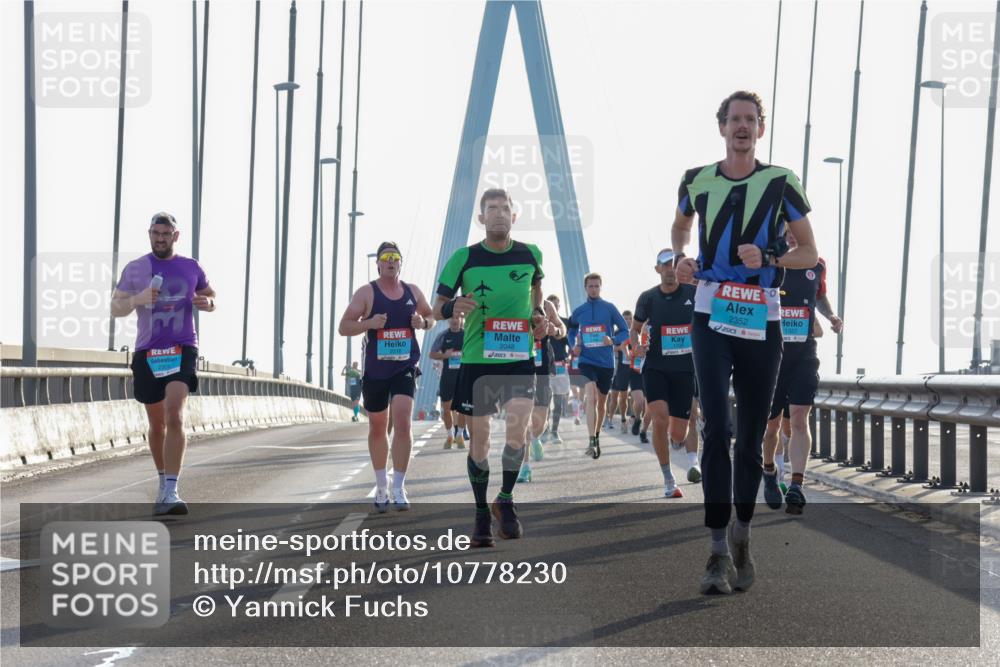 03.10.2026 - Köhlbrandbrückenlauf Yannick Fuchs http://msf.ph/oto/10778230 03.10.2026 09:22:45 Position 1 2303, 2048, 14, 2352, 1327 meine-sportfotos.de